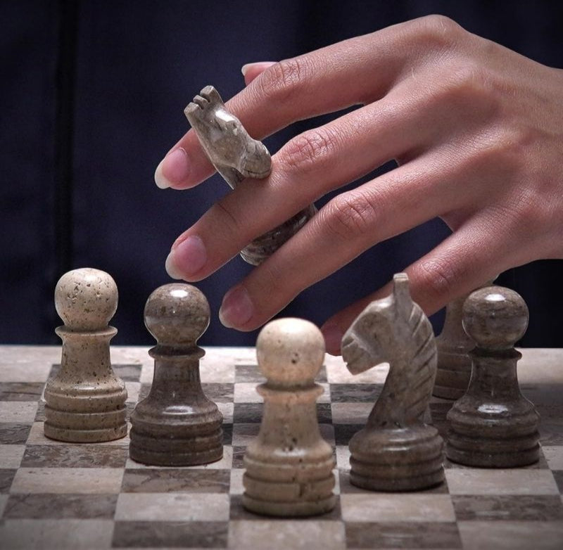Chess Set 12'' Travertine and Oceanic Chess Board Games - 2 Extra Queens and Storage Box